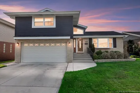 10141 Alice Court Oak Lawn IL 60453