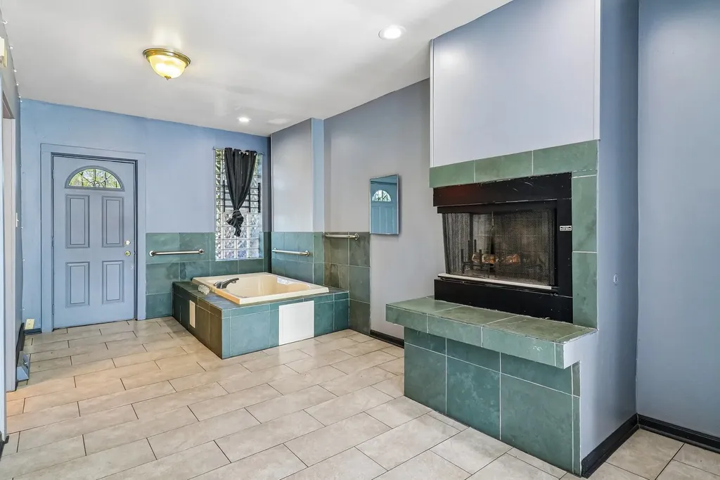10540 South Maryland Avenue Chicago IL 60628