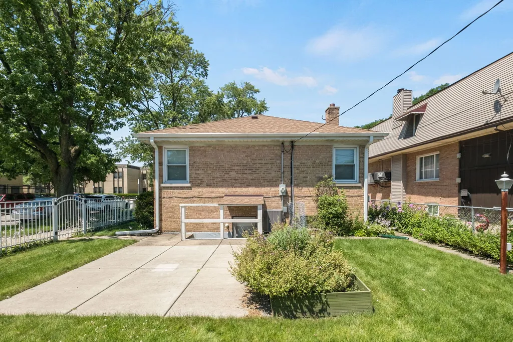 4301 North Mcvicker Avenue Chicago IL 60634