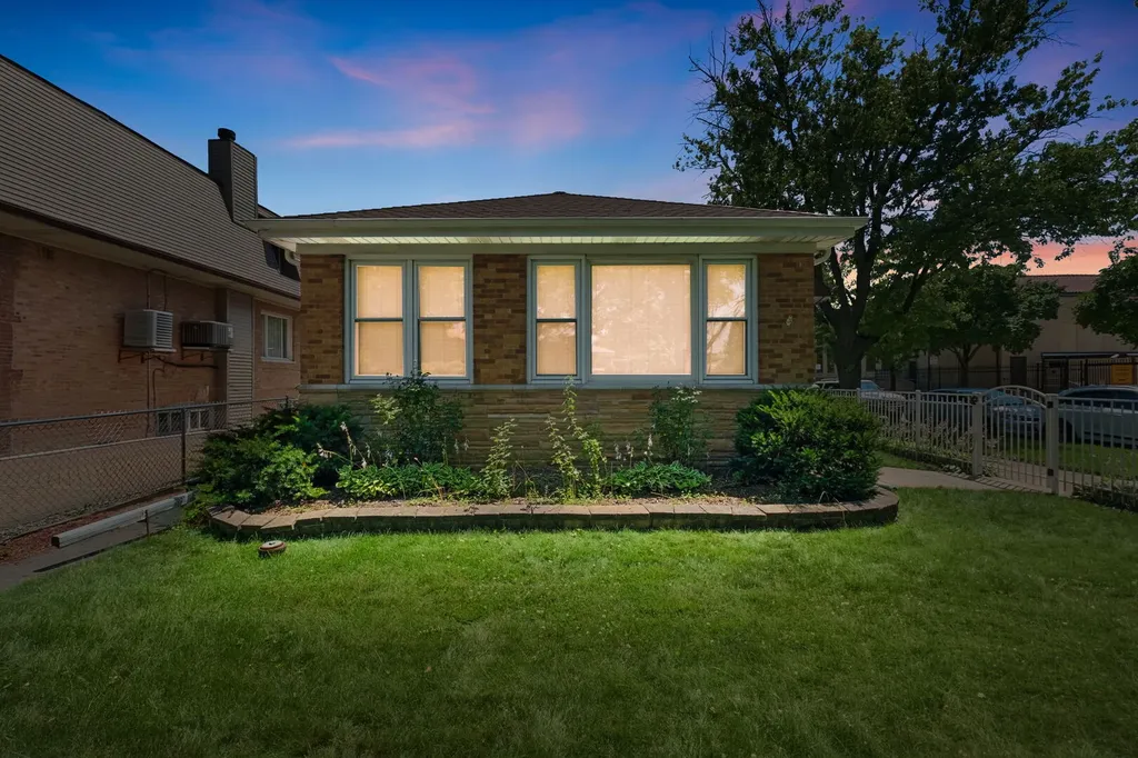 4301 North Mcvicker Avenue Chicago IL 60634