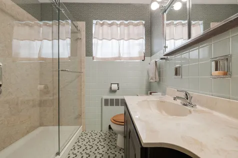 4301 North Mcvicker Avenue Chicago IL 60634