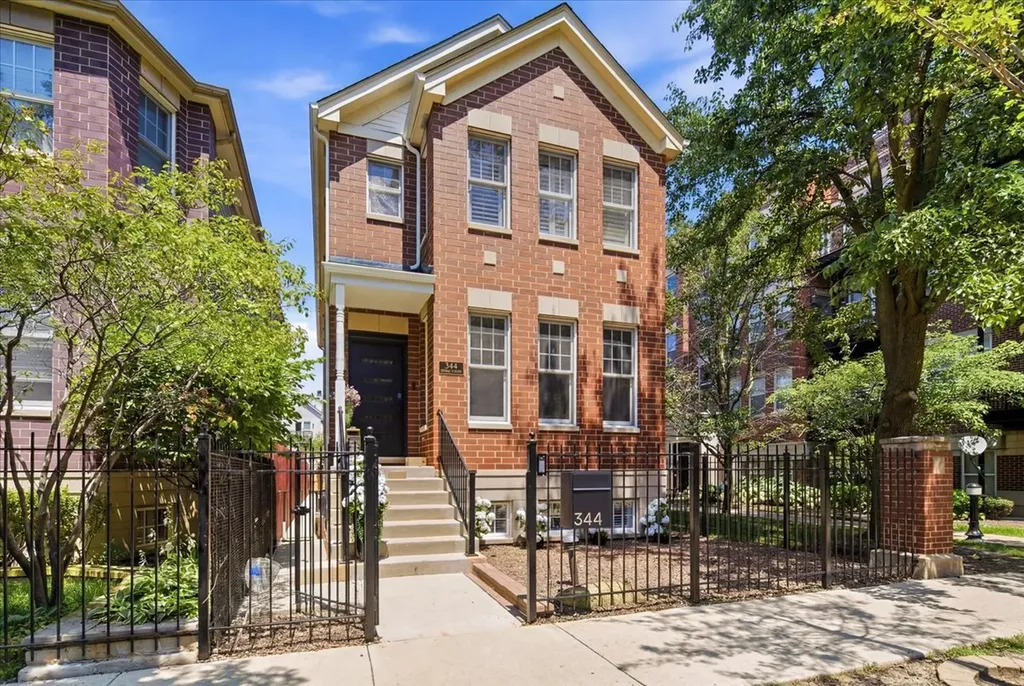 344 West Scott Street Chicago IL 60610