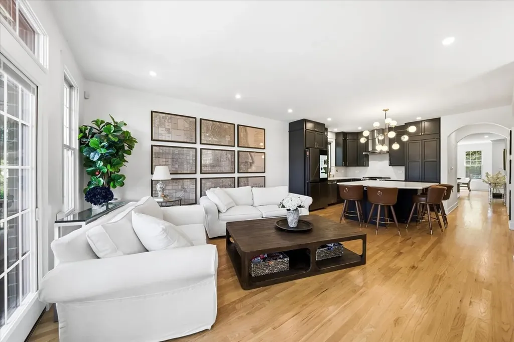 344 West Scott Street Chicago IL 60610