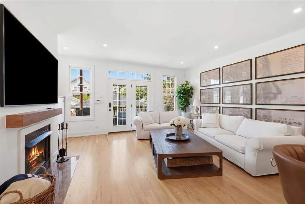 344 West Scott Street Chicago IL 60610