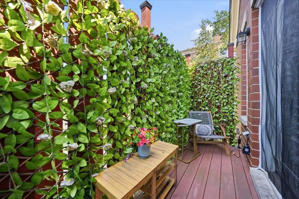 344 West Scott Street Chicago IL 60610