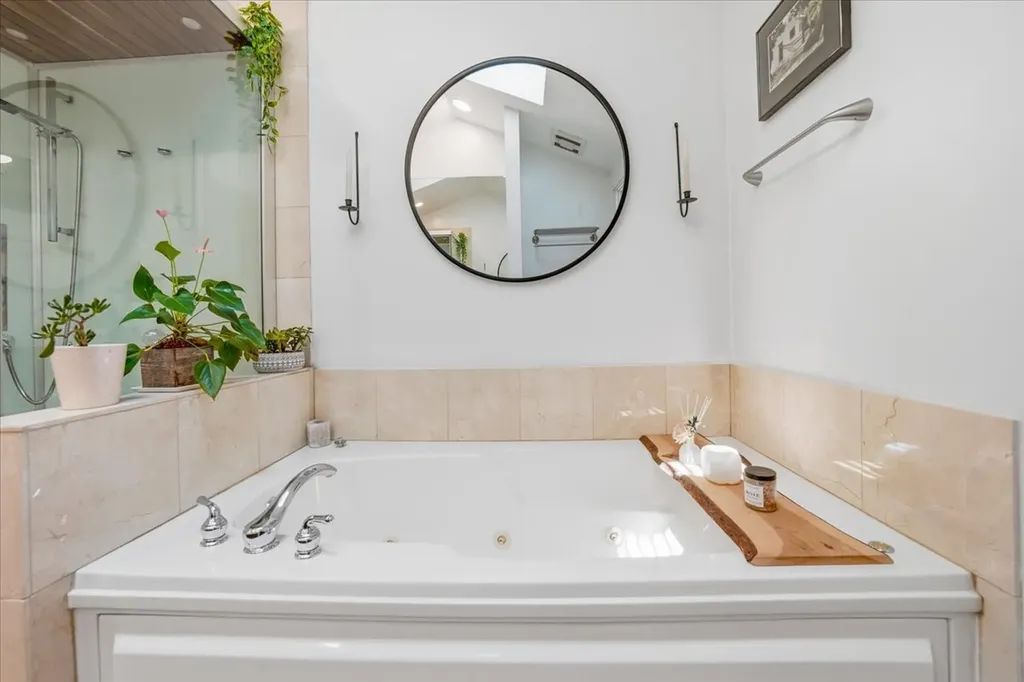 344 West Scott Street Chicago IL 60610