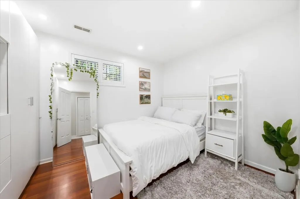 344 West Scott Street Chicago IL 60610