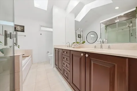 344 West Scott Street Chicago IL 60610