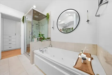 344 West Scott Street Chicago IL 60610