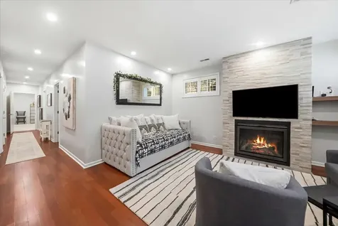 344 West Scott Street Chicago IL 60610