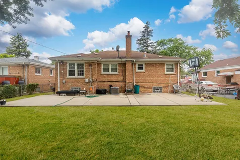 8841 Tulley Avenue Oak Lawn IL 60453