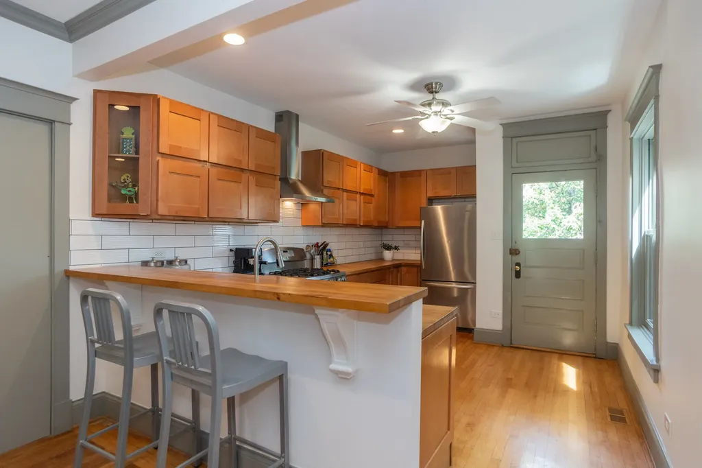 4519 North Sacramento Avenue Chicago IL 60625