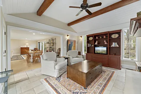 5 Court Of Conn River Valley Lincolnshire IL 60069