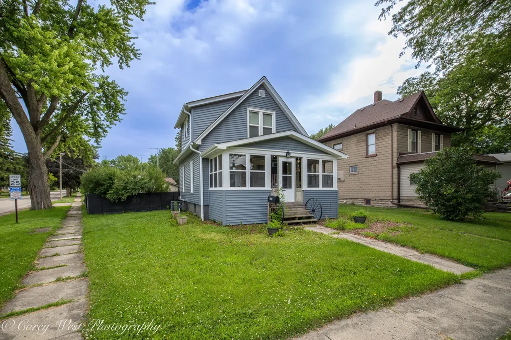 324 E Main Street Genoa IL 60135