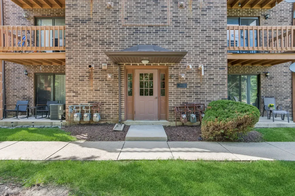 2234 Abbeywood Drive Lisle IL 60532