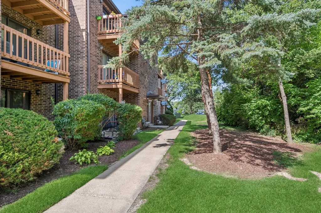 2234 Abbeywood Drive Lisle IL 60532