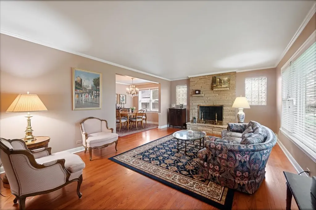 7448 Keeler Avenue Skokie IL 60076