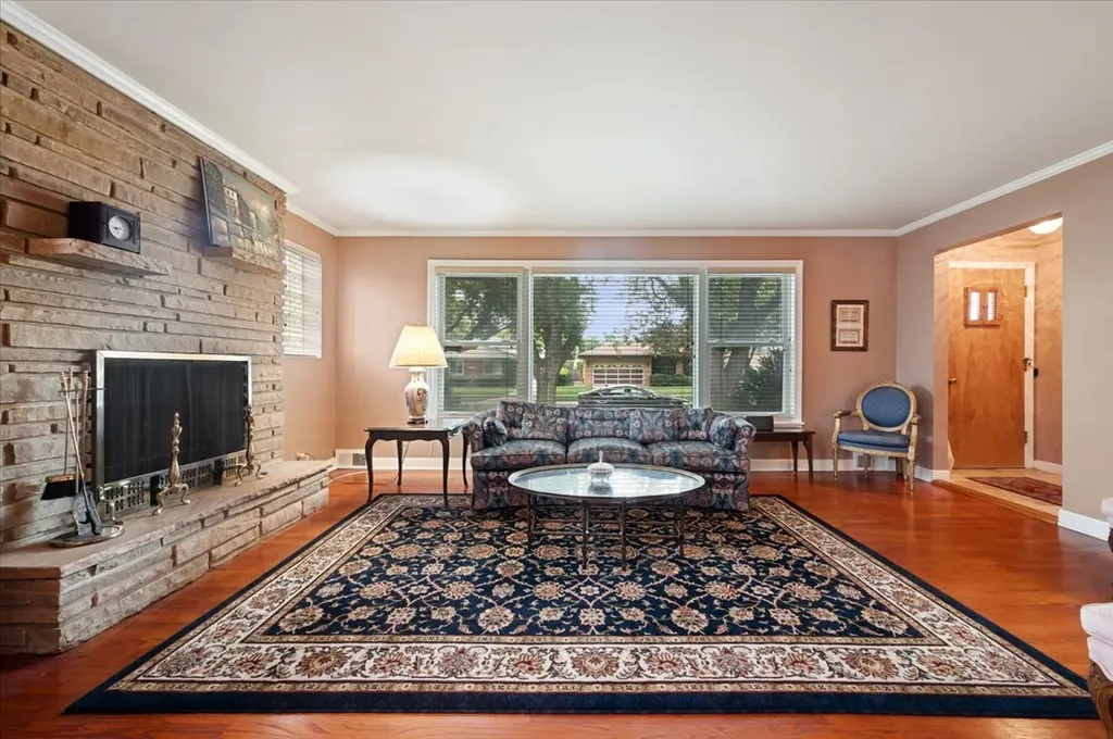 7448 Keeler Avenue Skokie IL 60076