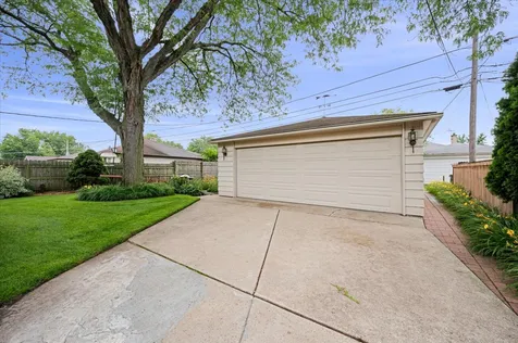 7448 Keeler Avenue Skokie IL 60076