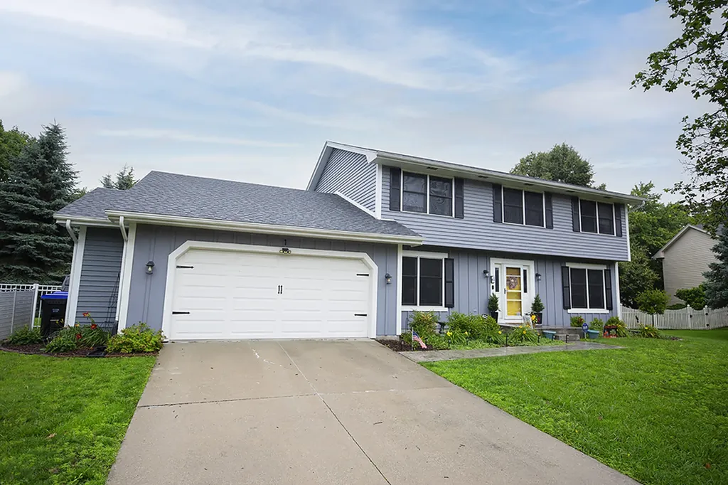 1 Harbor Pointe Court Bloomington IL 61704