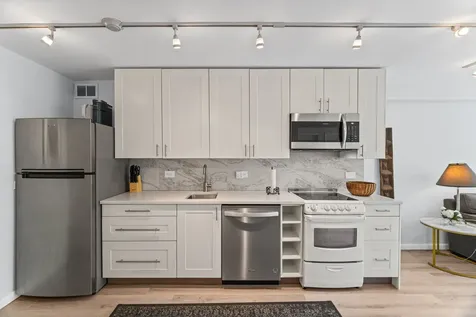 3100 North Lake Shore Drive Chicago IL 60657