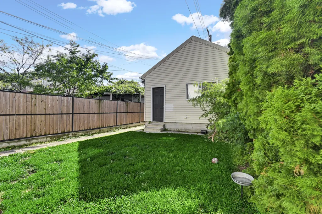 4434 South Richmond Street Chicago IL 60632