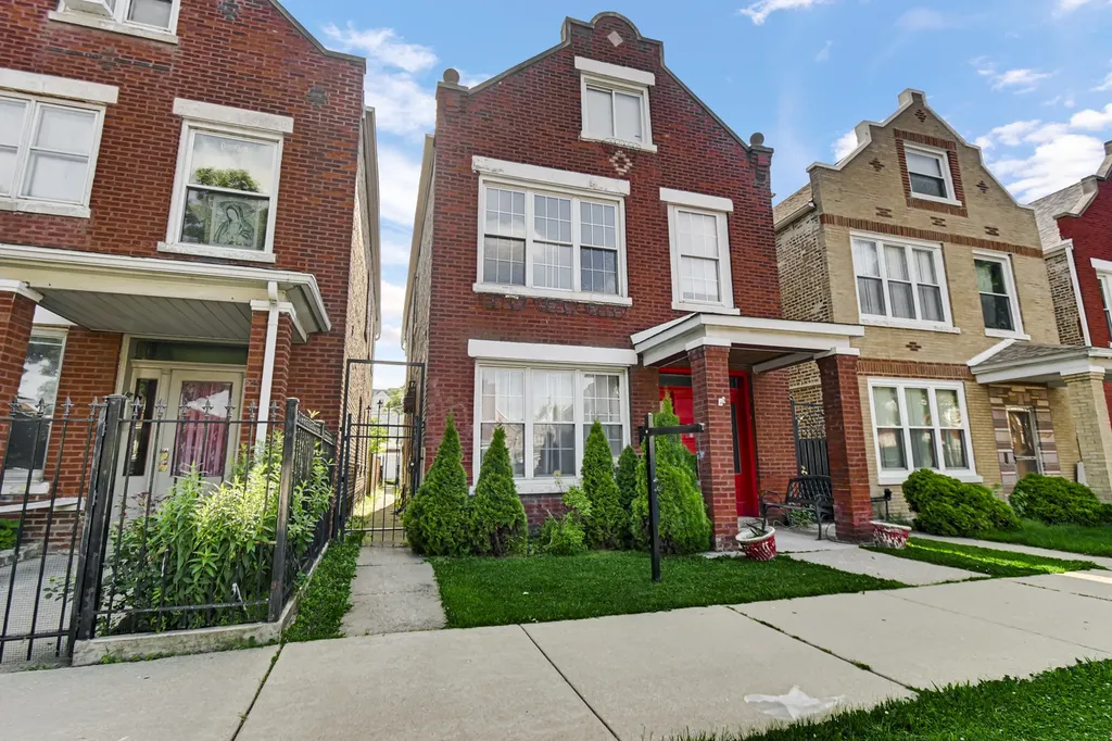 4434 South Richmond Street Chicago IL 60632