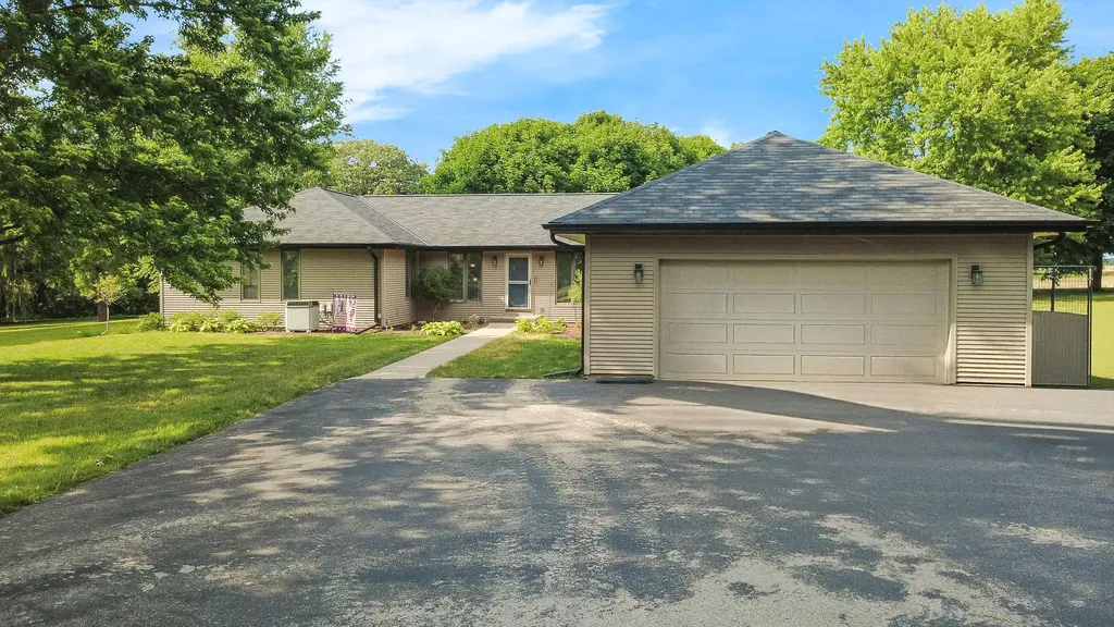 11N025 Burlington Road Hampshire IL 60140