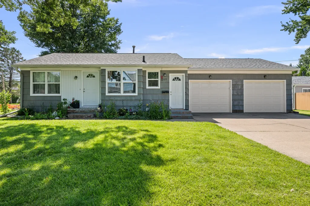 925 42ND Street Moline IL 61265