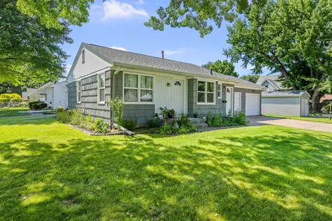 925 42ND Street Moline IL 61265