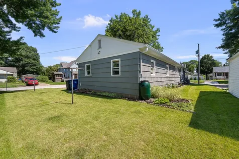 925 42ND Street Moline IL 61265
