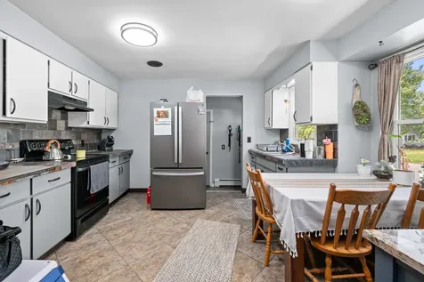 925 42ND Street Moline IL 61265