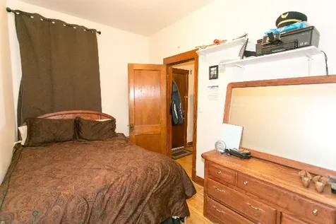 1927 West Schiller Street Chicago IL 60622