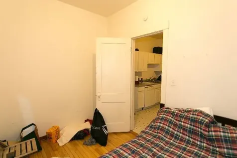 1927 West Schiller Street Chicago IL 60622