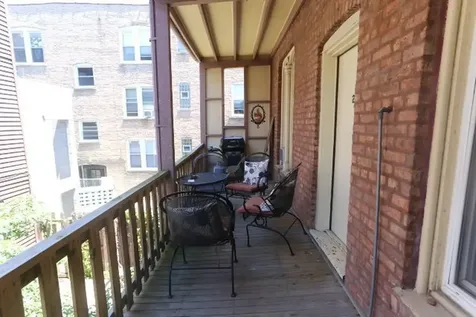 1927 West Schiller Street Chicago IL 60622