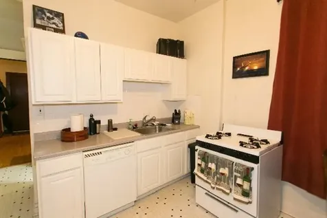 1927 West Schiller Street Chicago IL 60622