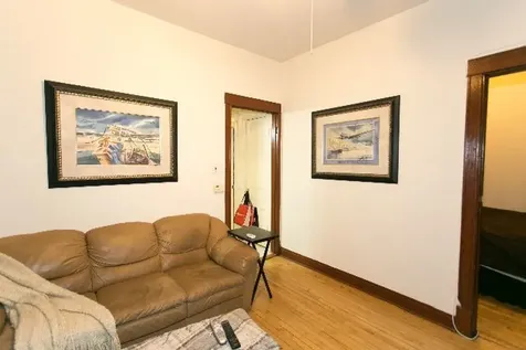 1927 West Schiller Street Chicago IL 60622