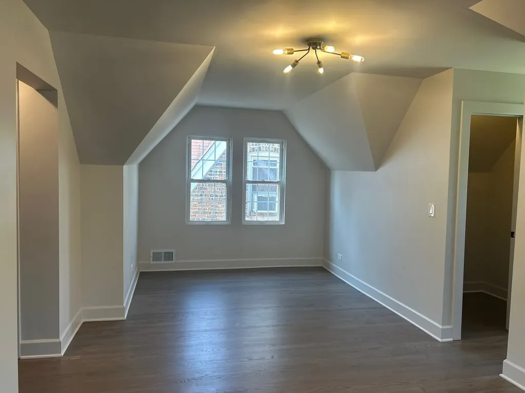 8405 South Indiana Avenue Chicago IL 60619