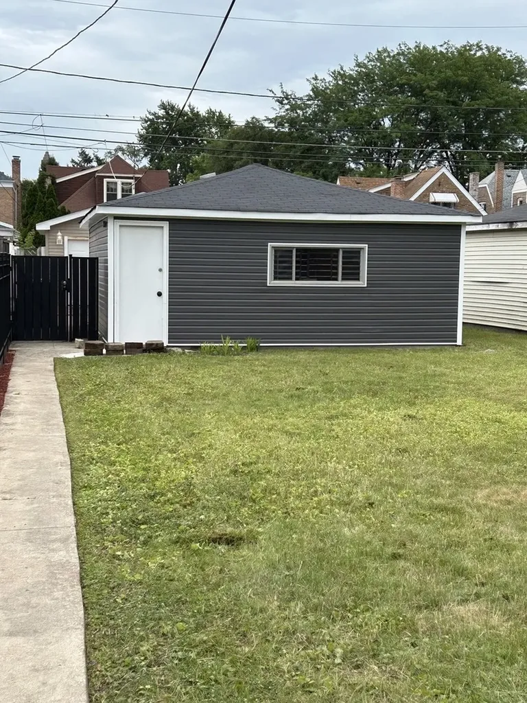 8405 South Indiana Avenue Chicago IL 60619