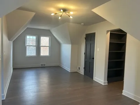 8405 South Indiana Avenue Chicago IL 60619