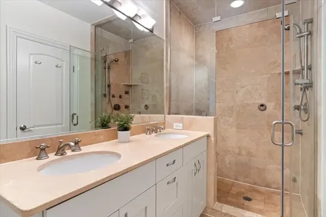 3723 North Wilton Avenue Chicago IL 60613