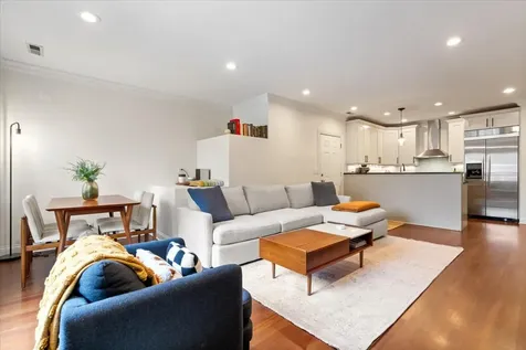 3723 North Wilton Avenue Chicago IL 60613