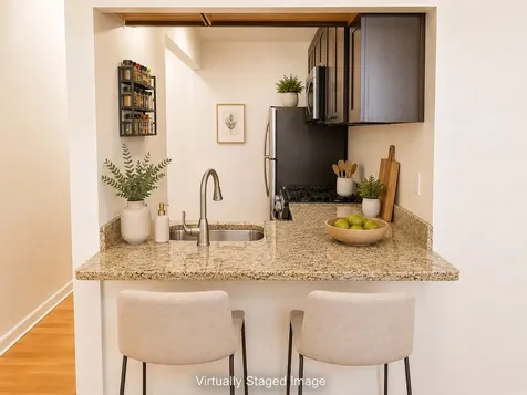 1923 North Sedgwick Street Chicago IL 60614