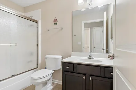 695 Cheshire Court Oswego IL 60543