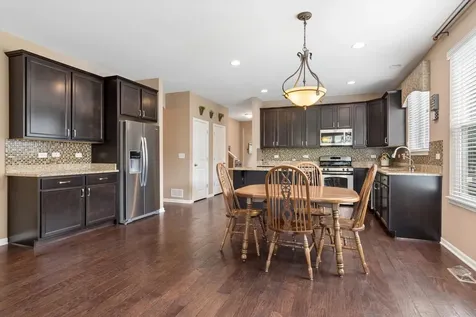 695 Cheshire Court Oswego IL 60543