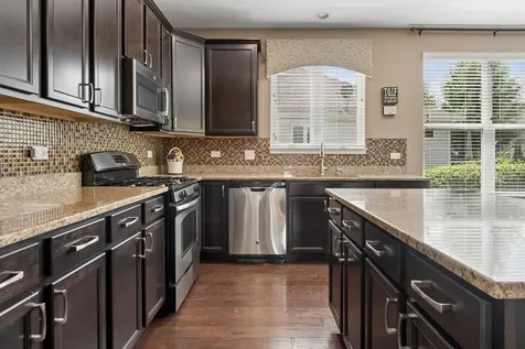 695 Cheshire Court Oswego IL 60543