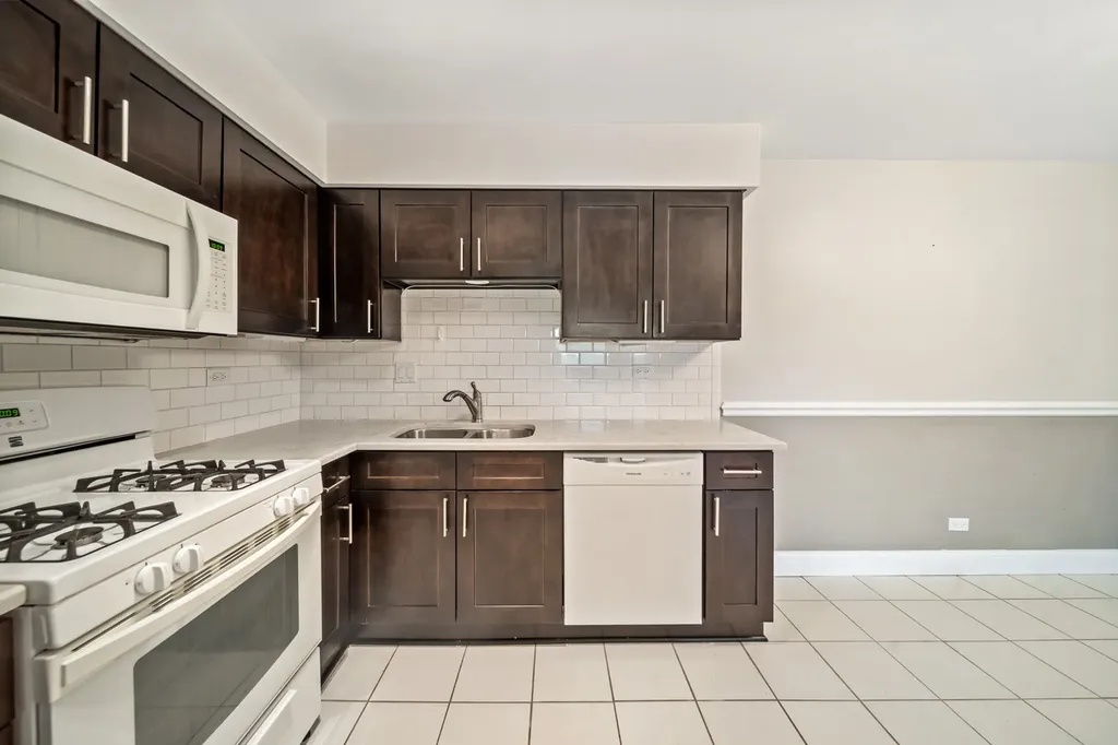 621 Tralee Court Schaumburg IL 60193