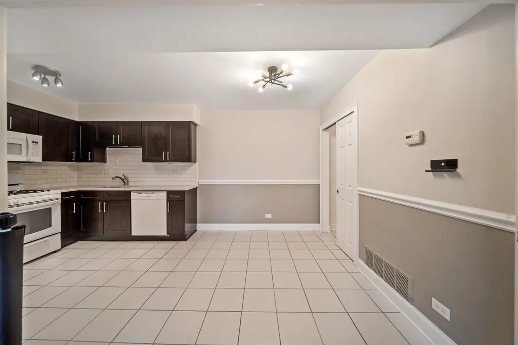 621 Tralee Court Schaumburg IL 60193