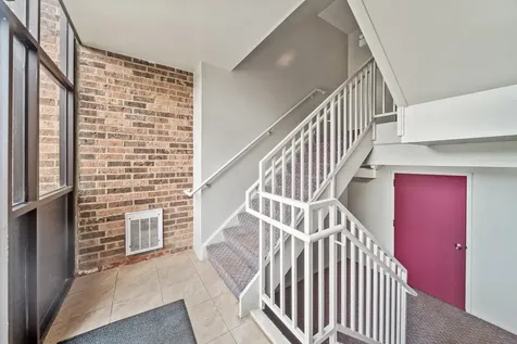 621 Tralee Court Schaumburg IL 60193