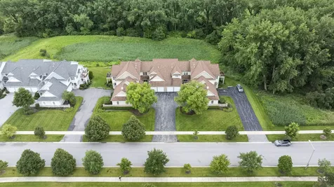 21329 Windy Hill Drive Frankfort IL 60423